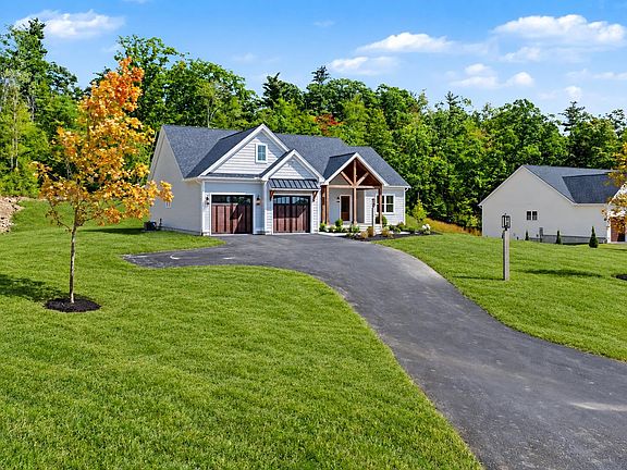 3rd image of 28 Saybrook Drive