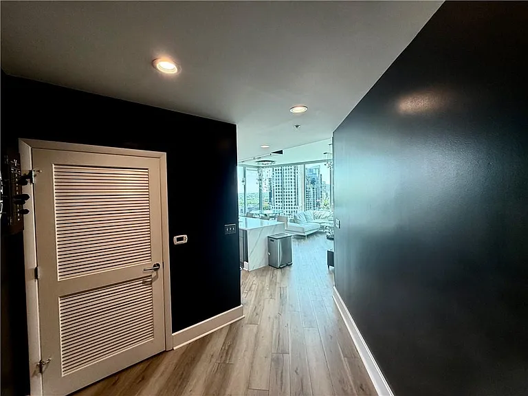 1080 Peachtree St NE #2110 — Photo 29