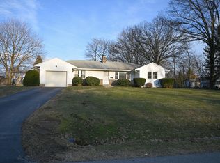 680 Fairfield Dr, Hermitage, PA 16148