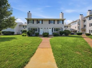 Edgewood Condominiums, Mansfield, MA 02048