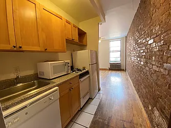 Rented by Best Apartments North Inc