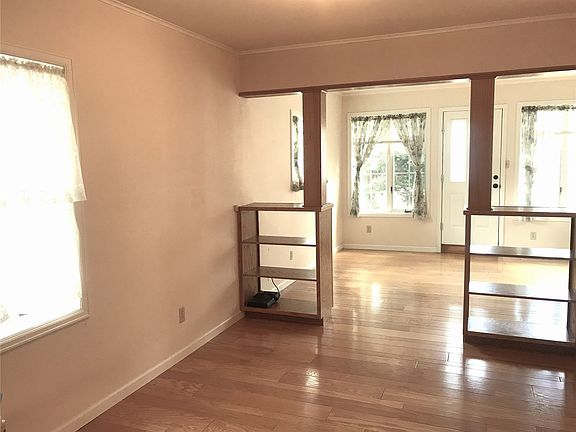 4th image of 33 Moffat Avenue