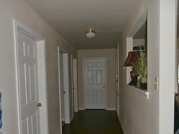 4th image of 112 W Campbell St