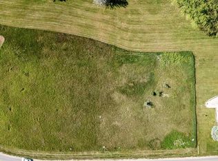 1017 Birdie Dr, Lake Isabella, MI
