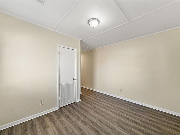 4th image of 6025 Jackson Ln APT A