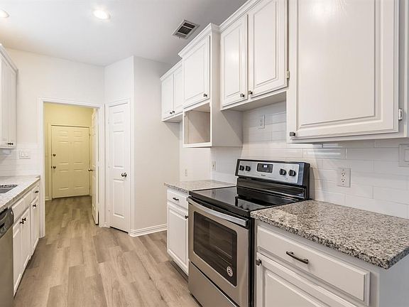 5th image of 516 E Ash Ln