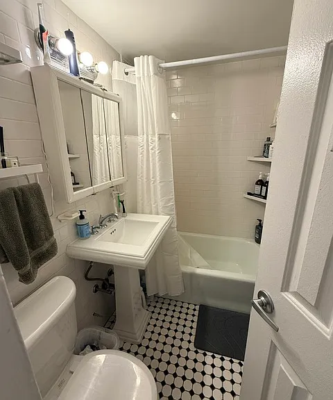 328 W 19th St #4B — Photo 8