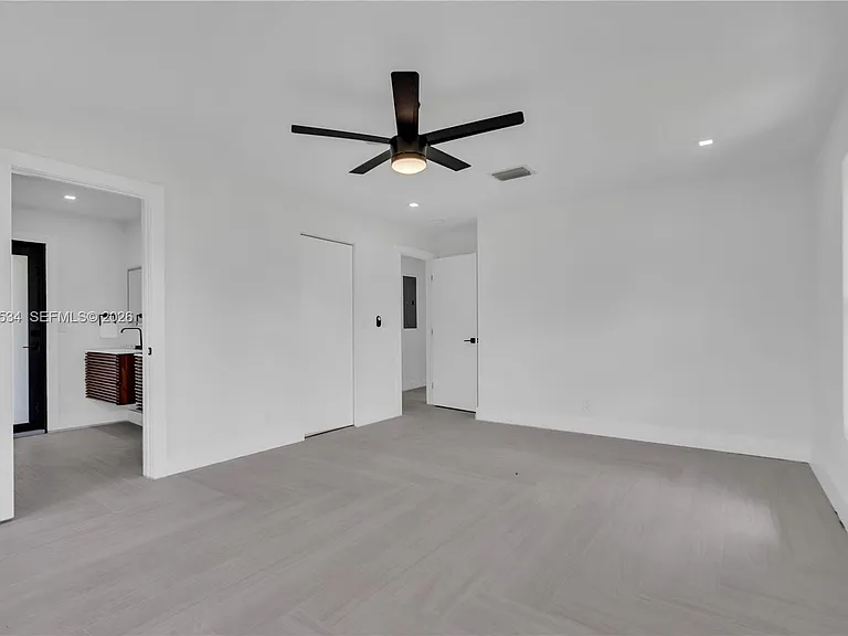 17680 SW 54th St — Photo 32