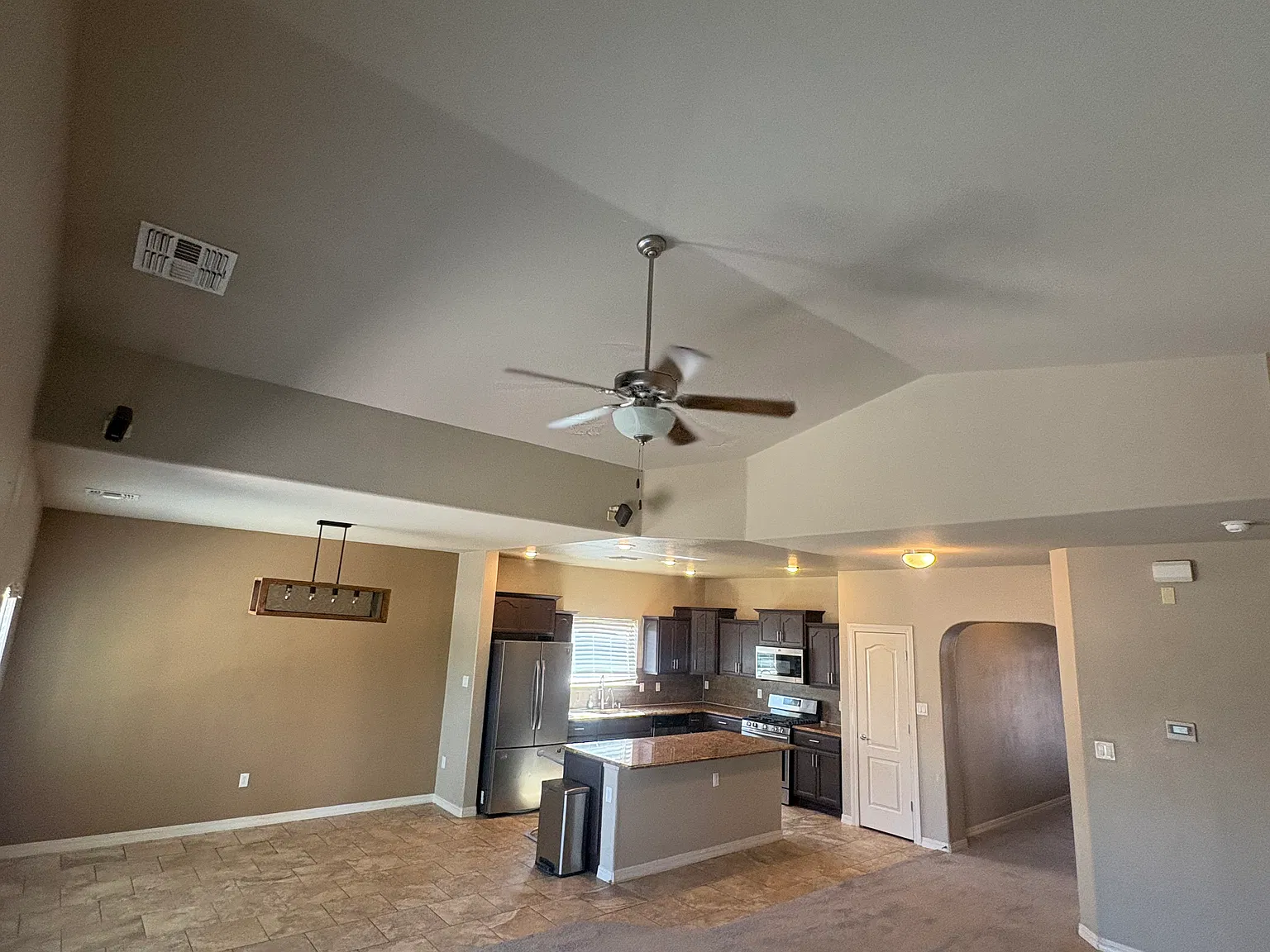 4 bed, 1824 sqft, $2,250 — Photo 4