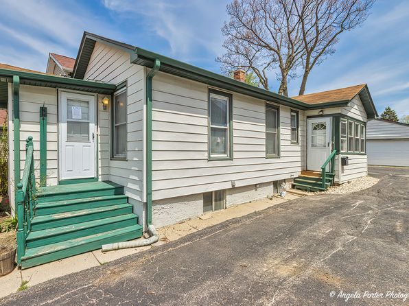 27 S Maple Ave, Waukegan, IL 60085