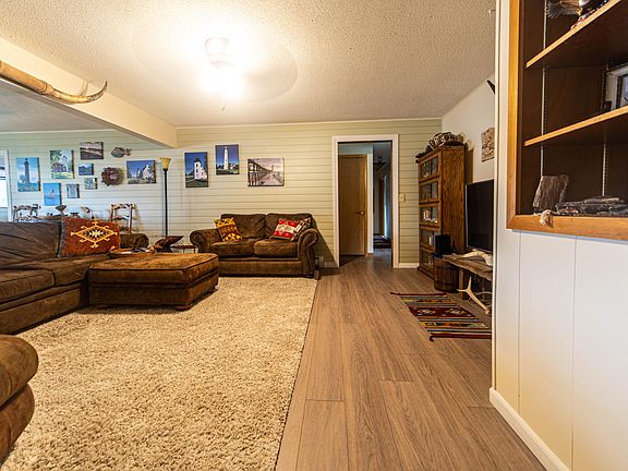 4th image of 555 E Brege Dr