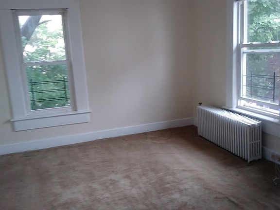 3rd image of 385 Cary Ave