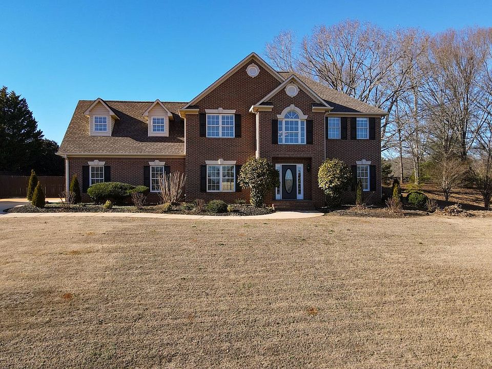1st image of 412 S Oakley Ln