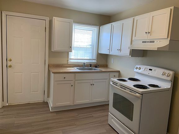 5th image of 1713A Sherwood St