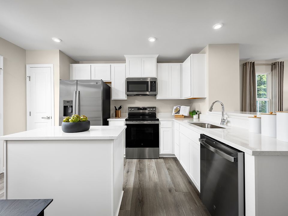 Modern townhomes with 1st floor bedrooms, just 8 miles from Uptown Charlotte NoDa.