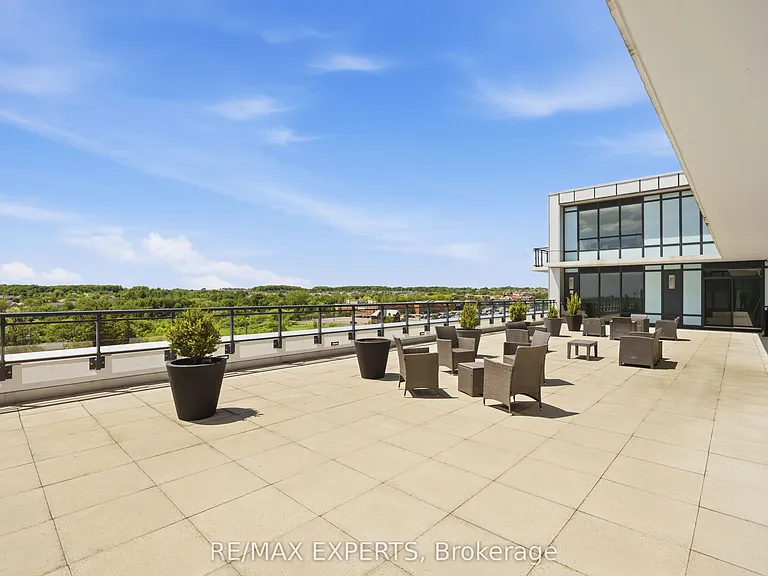 11611 Yonge St #227 — Photo 21