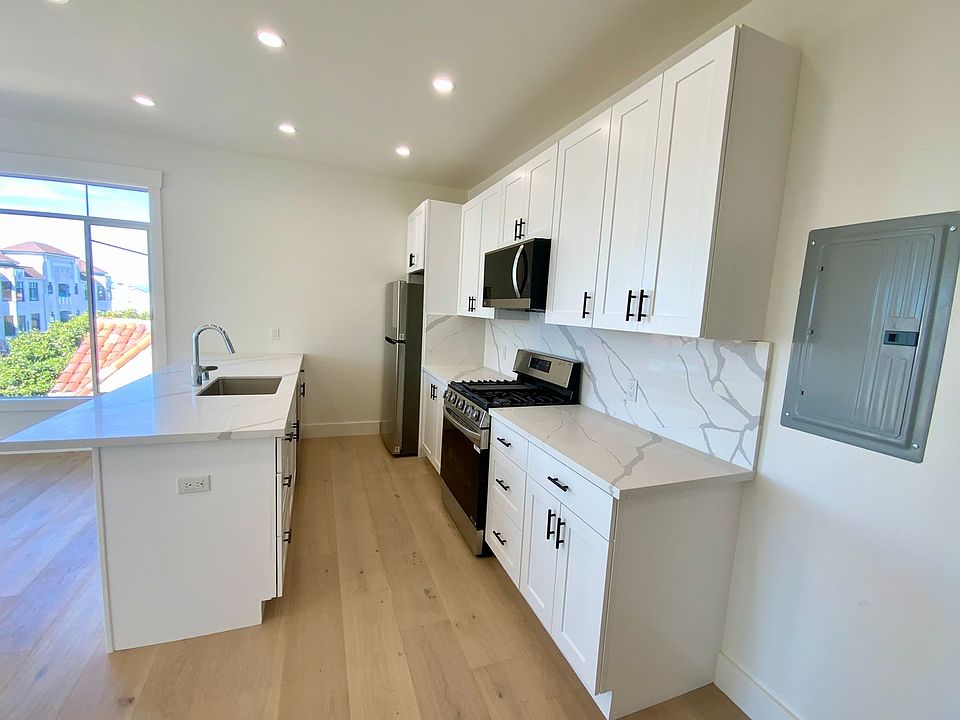 1st image of 1580 Beach St APT 303