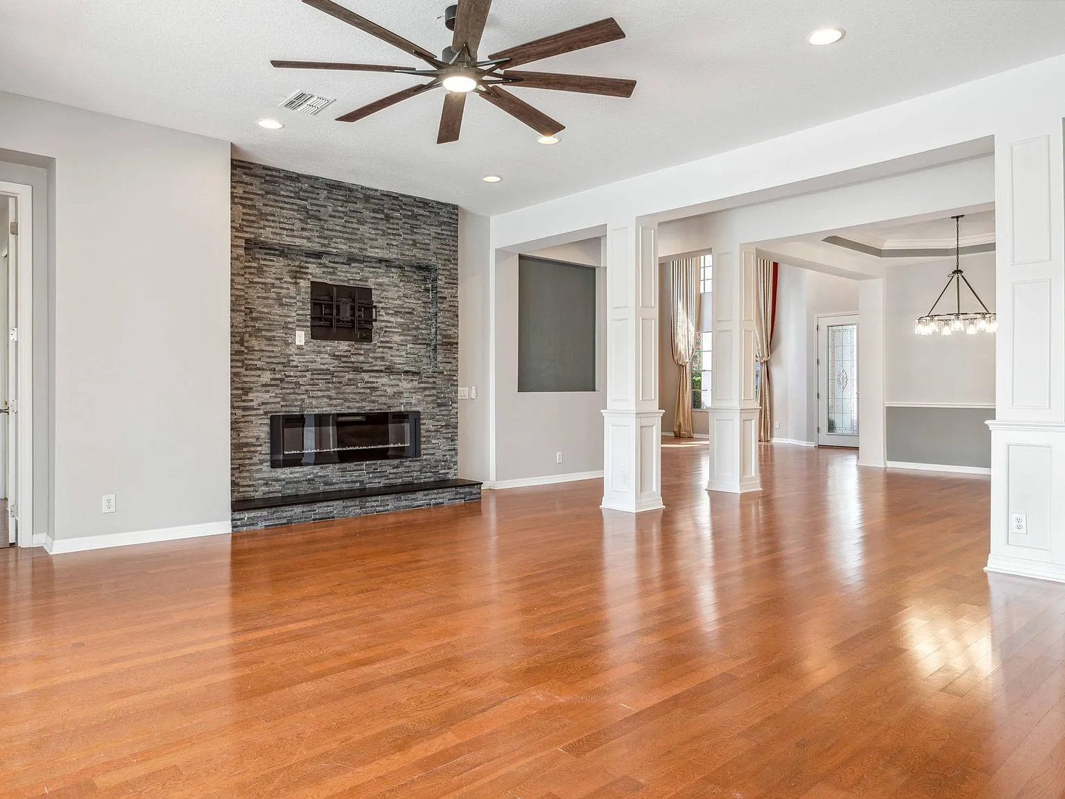 4 bed, 3.5 bath, 3899 sqft, $4,800 — Photo 4