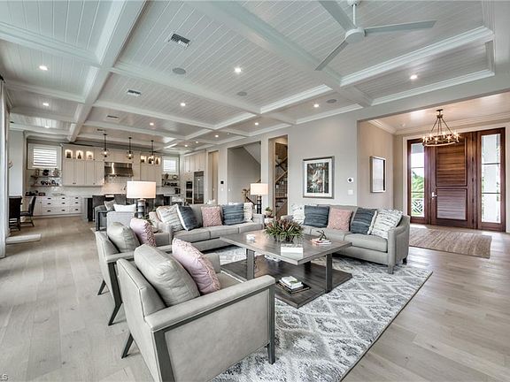 3rd image of 181 Topanga Dr