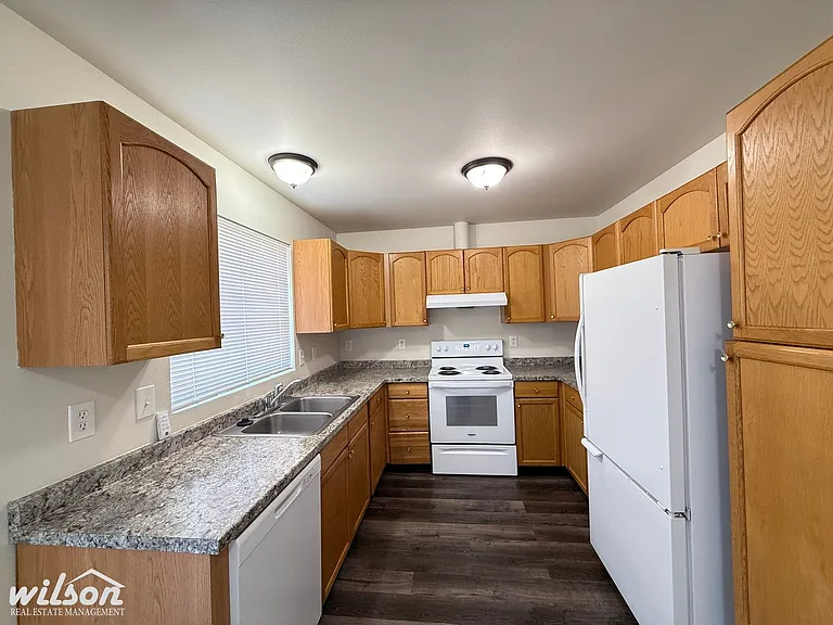 604 S 2nd St — Photo 5
