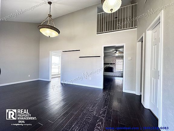3rd image of 3342 Brook Glen Dr