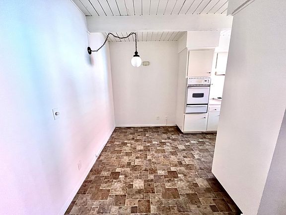 2nd image of 12964 Moorpark St #4