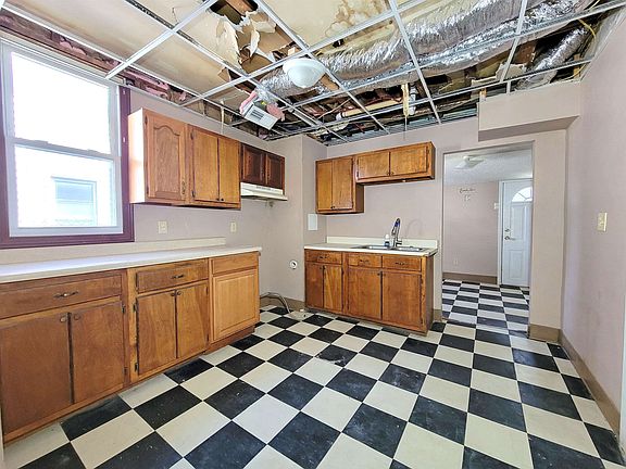 5th image of 824 25th St