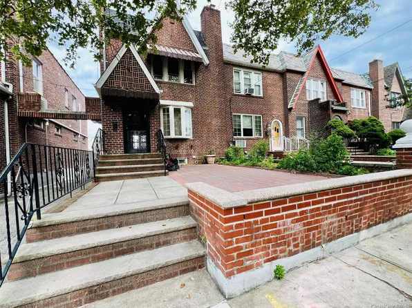 62-53 83rd Street, Middle Village, NY 11379