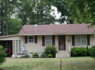 1712 Dennis St, Dyersburg, TN 38024