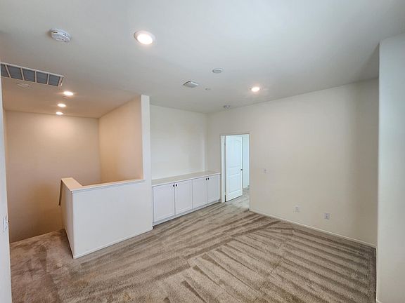 5th image of 30422 Town Square Dr