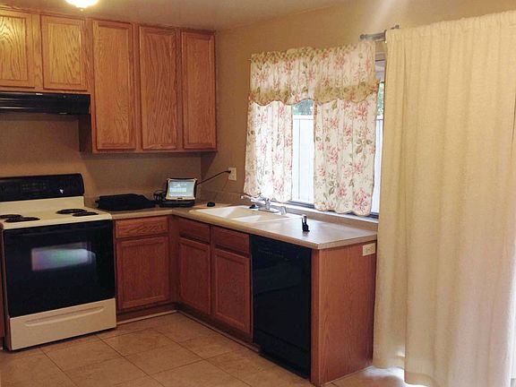 2nd image of 17628 Alburtis Ave Unit 7