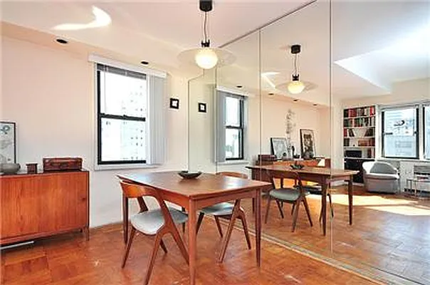 Sold by R New York | media 10