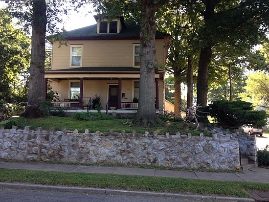 4th image of 319 S 3st St