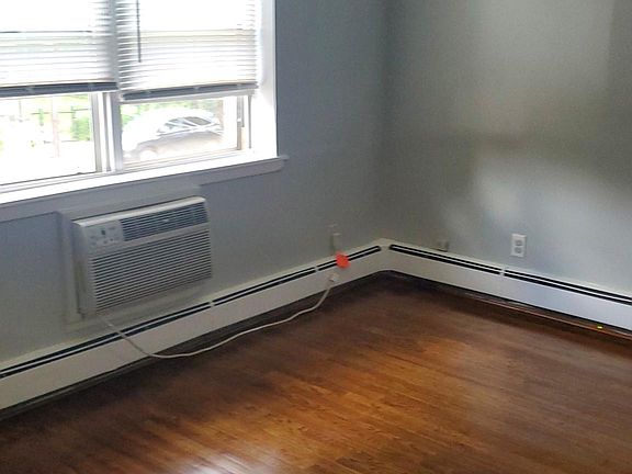 5th image of 11 Pratt Ave #2