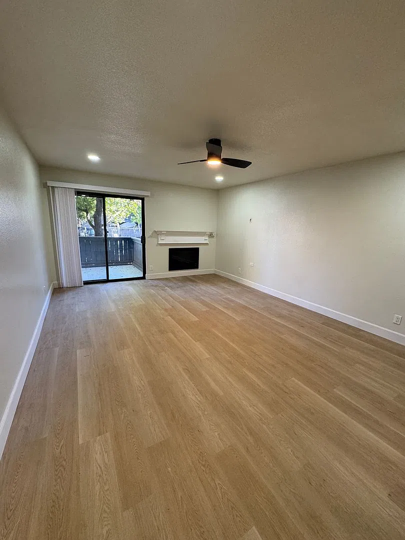 Ground Floor, Single Story 2-Bedroom 2-Bath Condo with Pool Access! — Photo 4