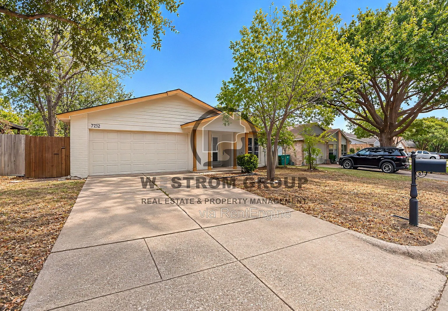 3 bed, 2.0 bath, 1208 sqft, $1,945 — Photo 3