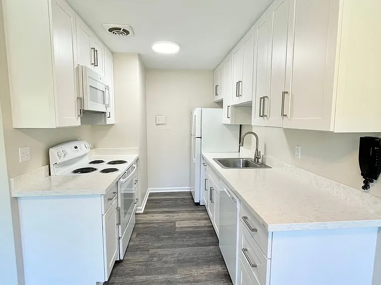 Barbi Apartments — Photo 13