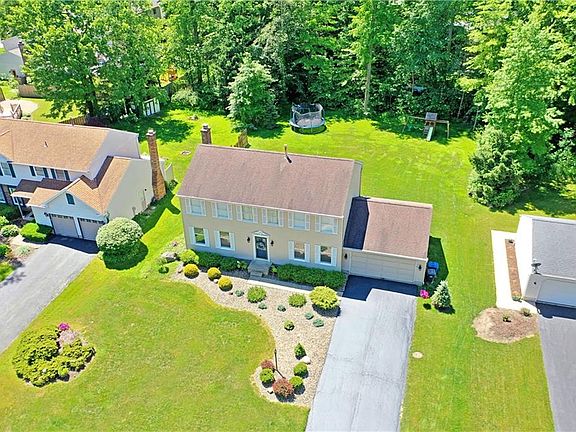 3rd image of 9199 Briarbrook Dr NE