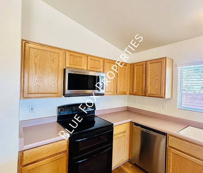 10451 N Calle Verano Seco — Photo 7