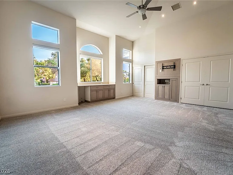 980 Vegas Valley Dr — Photo 26