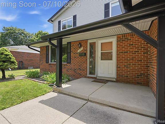 4th image of 14385 Pere St