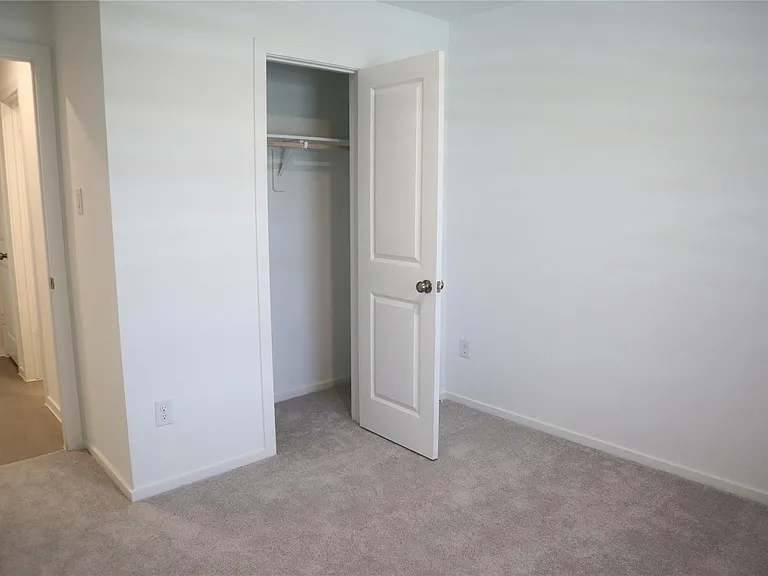 216 Lantana Ln — Photo 25