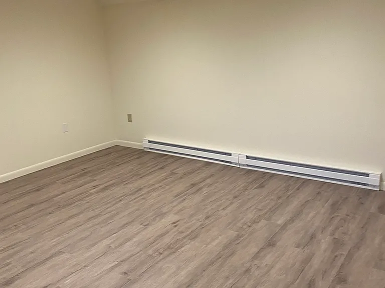 42 W South St #1 — Photo 10