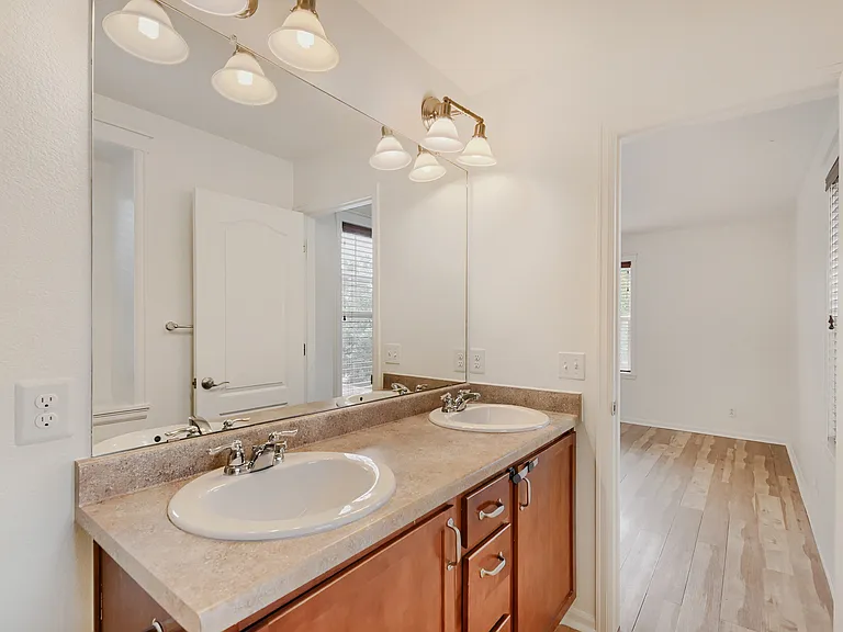 10875 E 28th Pl — Photo 16