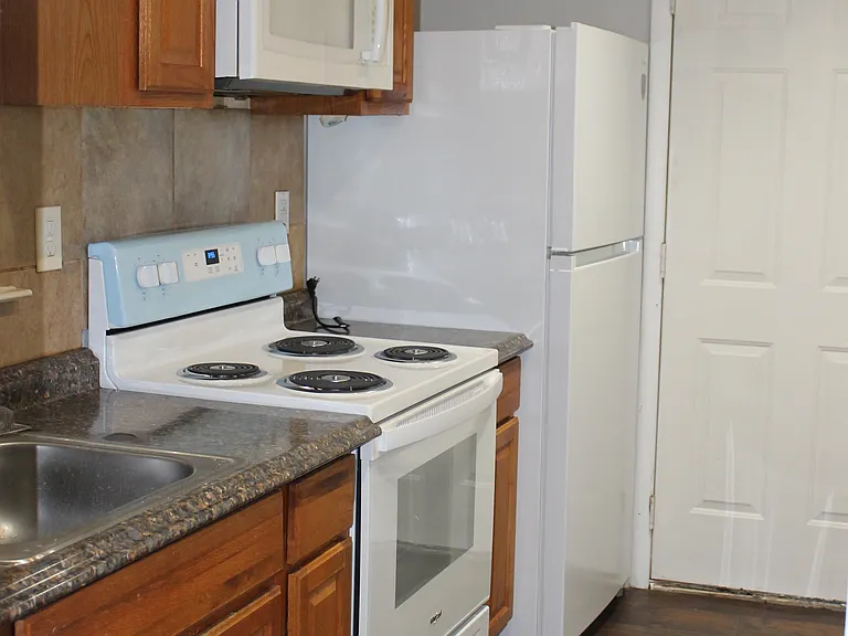 756 Sunset Blvd SW #B — Photo 6