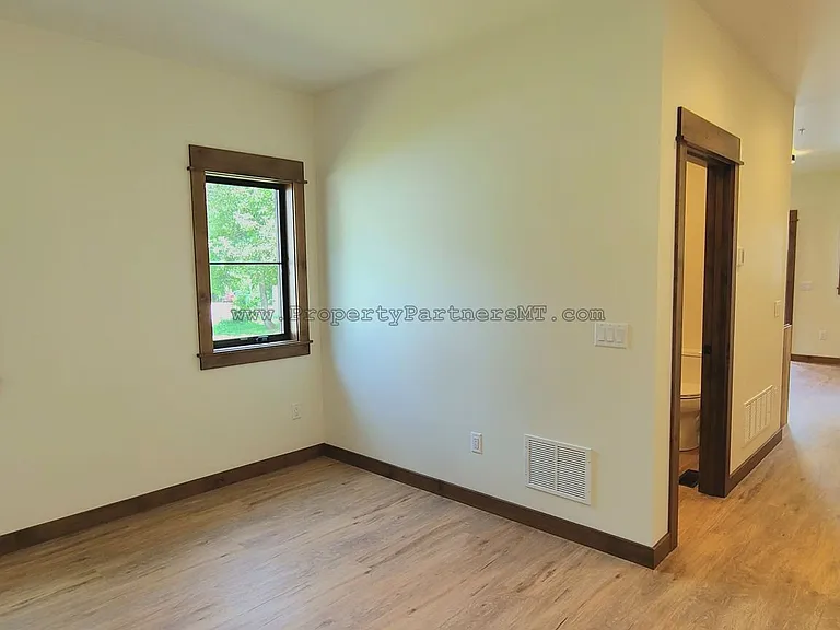 824 S 8th Ave — Photo 9