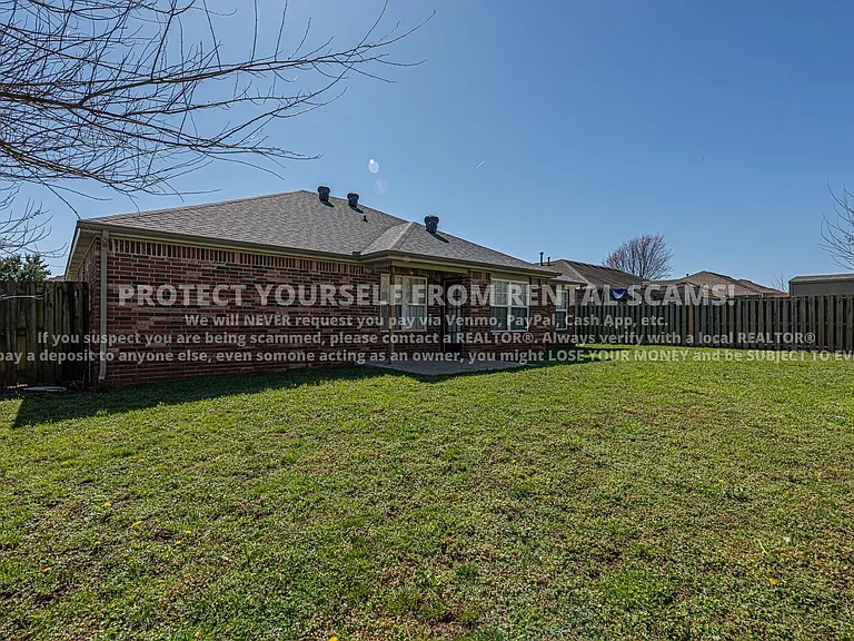 3806 SW Hansom Loop — Photo 16