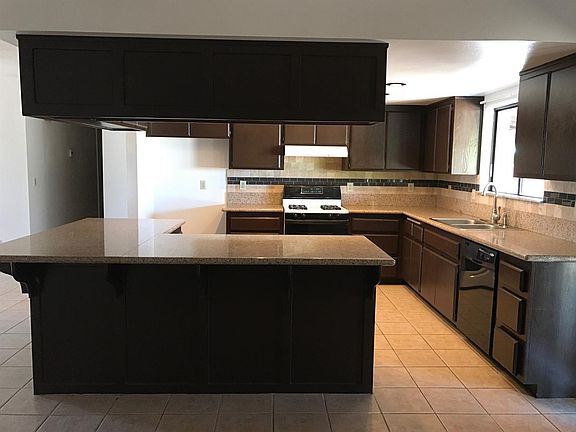 3rd image of 17702 Seaforth St