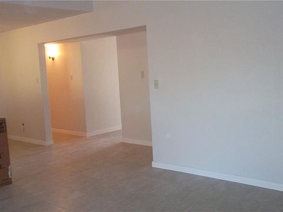 4th image of 2503 Jo Lyn Ln