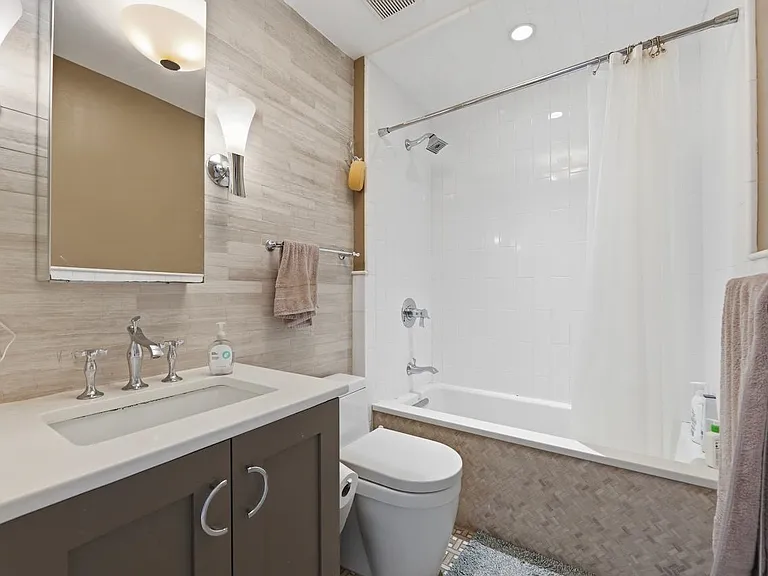 500 Jefferson St #5 — Photo 16